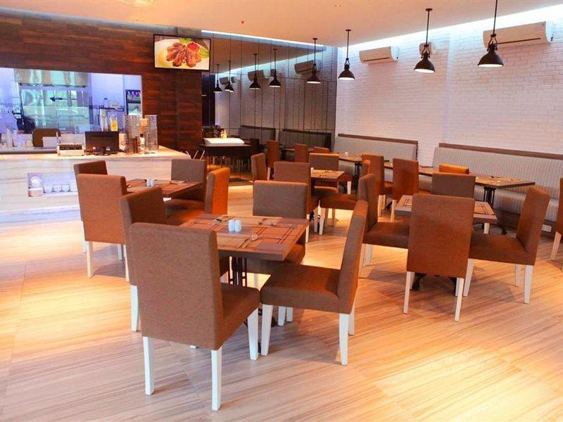 Palmy Exclusive Hotel Tanjung Redep ภายนอก รูปภาพ